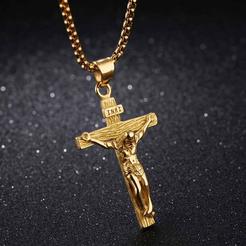 Premium Cross Necklace for Women 18k Gold Plated Tren Gold Cross Pendant Chain for Girls Crucifix Necklace for Women GirlsX241123