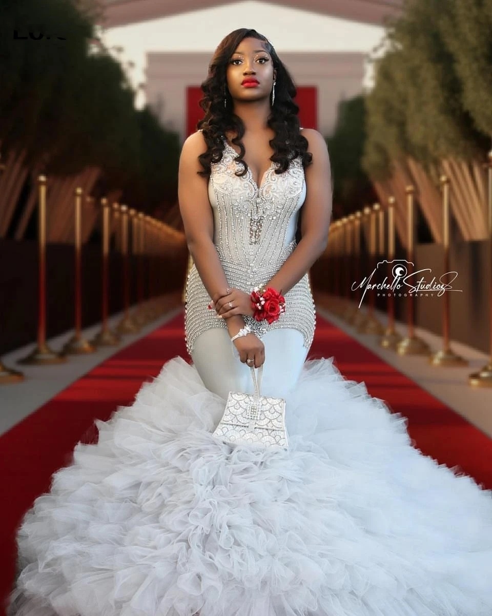 Sparkly White Ruffles Mermaid Prom Dress For Black Girls 2024 Diamonds Beaded Tiered Formal Party Gala Gowns 0431