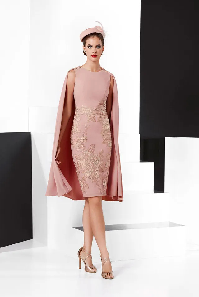 Elegant Knee Length Sheath Mother Of The Bride Dresses With Detachable Wrap Sleeveless Short Wedding Guest Dress for women Lace Applique Light Pink Fo