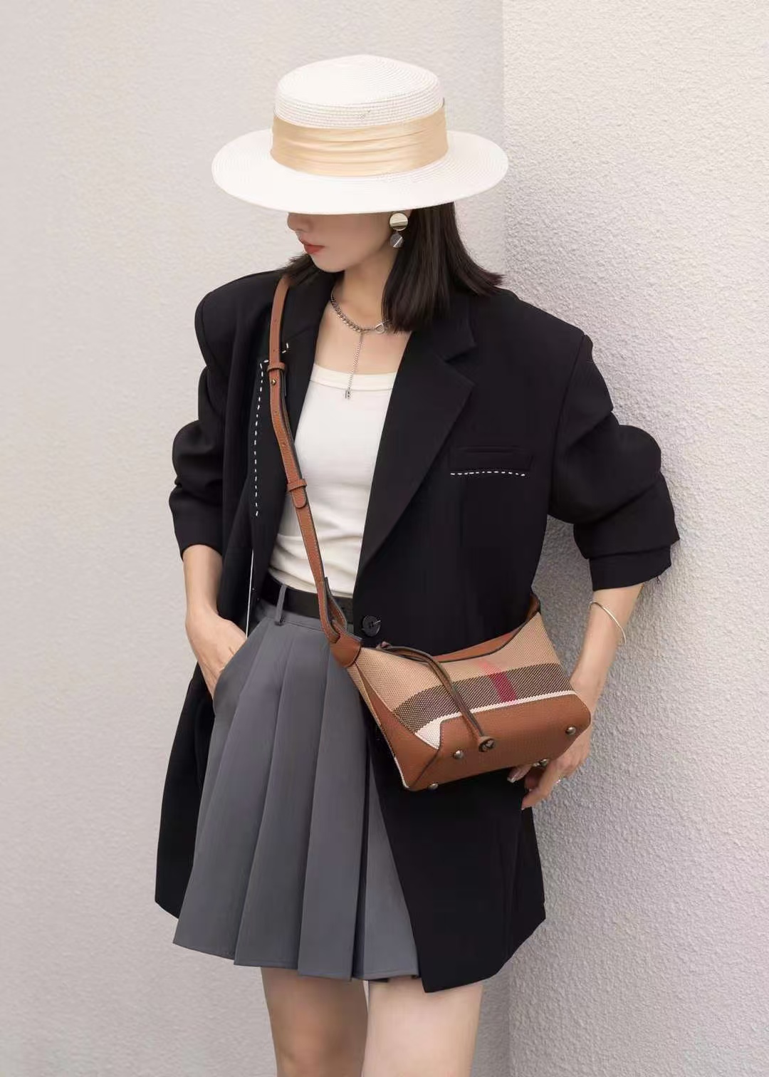 Free Shipping Premium Plaid Armpit Spring New Luxury Slanted Crescent Retro Shoulder Bag