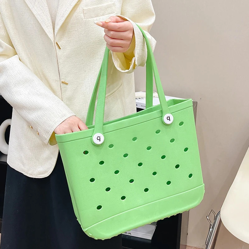 Shoulder Bags Beach Bag Waterproof And Washable Handbag EVA Beach Basket Women Picnic Tote Bag Holes Pouch Shopping Shoulder Bag 240423