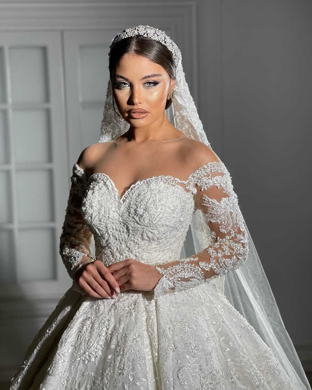 Elegant Wedding Dresses Appliques Lace Bridal Gowns O Neck Long Sleeve Custom Made Bride Dress Sweep Train Vestidos De Novia 0218