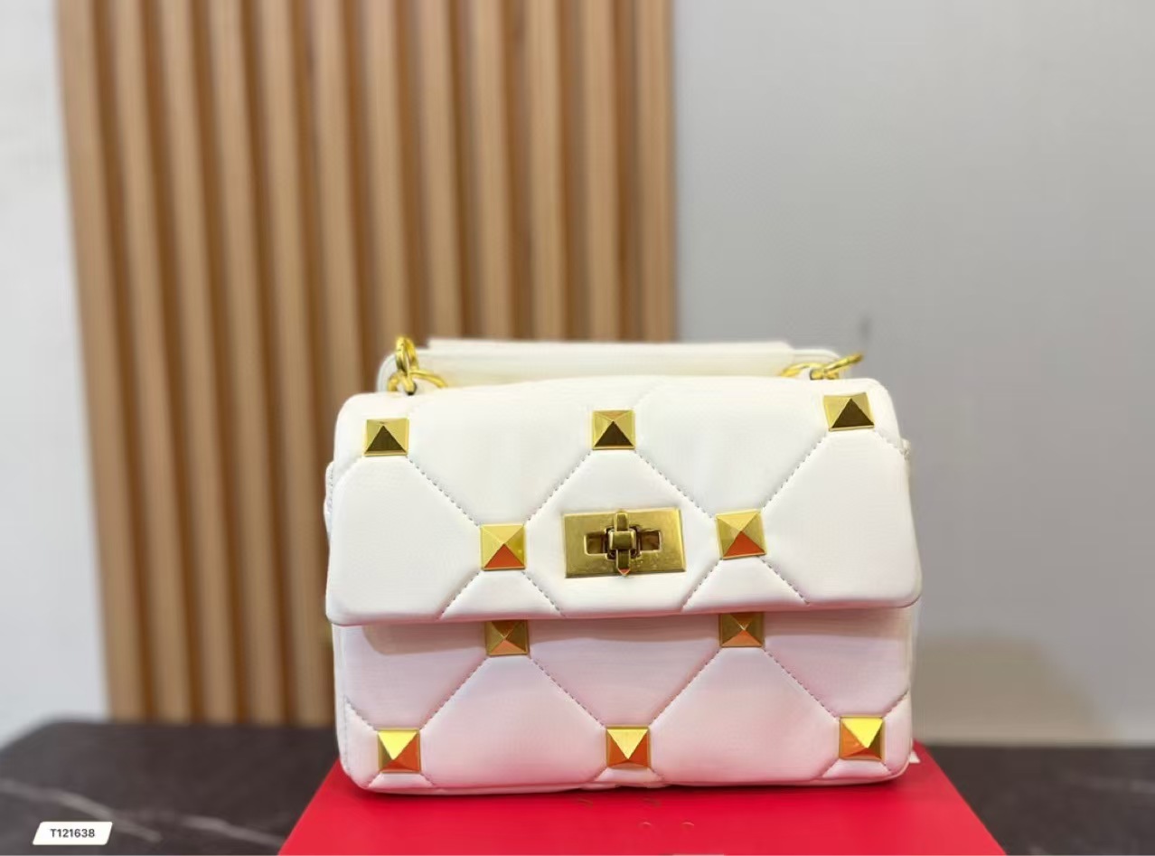 designer Bag Crossbody Spike Waist Chest Women Rivet Handbag Letter Sheepskin Genuine Purse luxury bag V shoulder bag woman suede designer bag