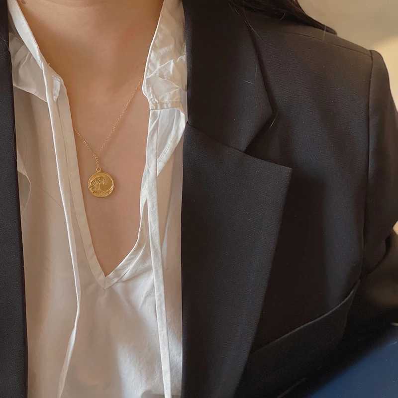 Creative Design Tarnish Free Stainl Steel 18k Gold Plated Golden Sea Wave Necklace Stereoscopic Coin Necklaces For WomenX241123