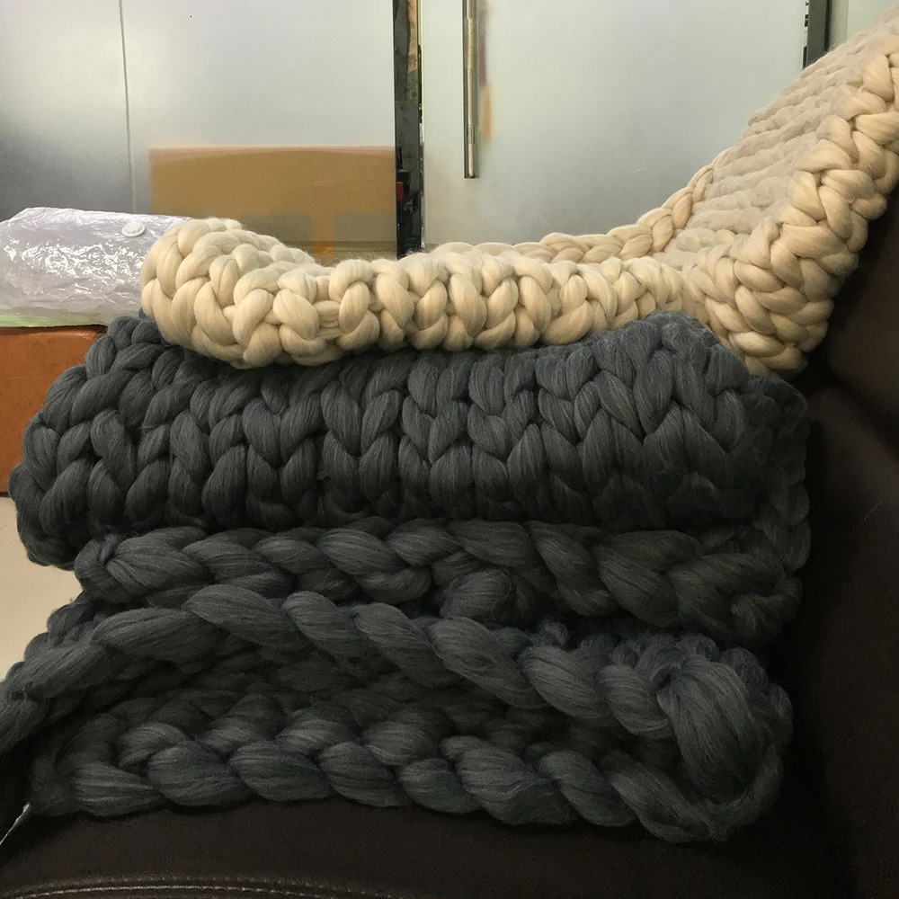 Fashion Hand Chunky Knitted Blanket Thick Yarn Woollike Polyester Bulky Blankets Winter Soft Warm Throw Drop 241121