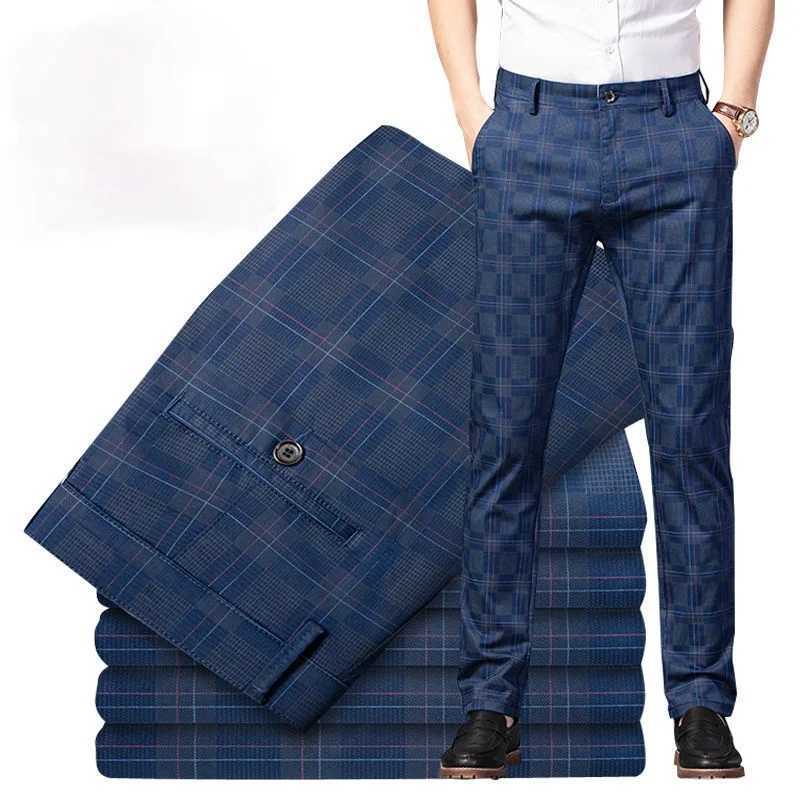 2022 Spring Summer Casual Pants Men Fashion Korean Streetwear Mens Straight Slim Fit Pants Trousers Black Plaid Suit Pants Men W250225
