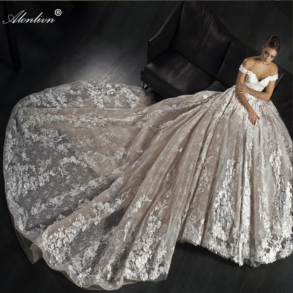 Gorgeous Lace Off Shoulder Sleeves Ball Gown Wedding Dress Beading Pearls floral patterns Appliques princess Bridal Gowns With Multi-layered Lace And 