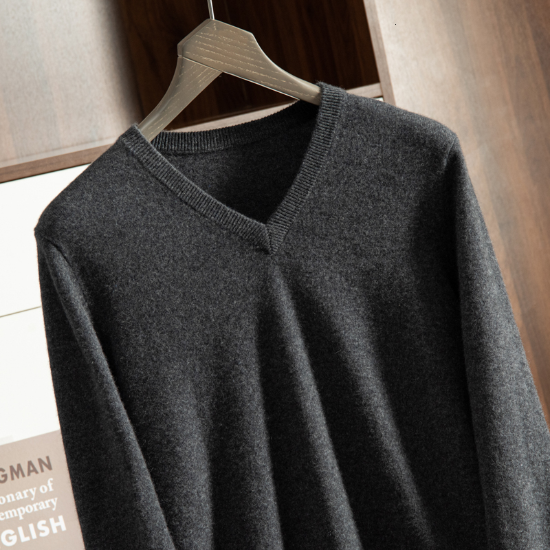 Mens Cashmere Jumpers: V-Neck Knit Pullover - Soft, Warm, and High-Quality Cashmere Sweater for Men; Ideal for Business Casual and Autumn/Winter Wear.