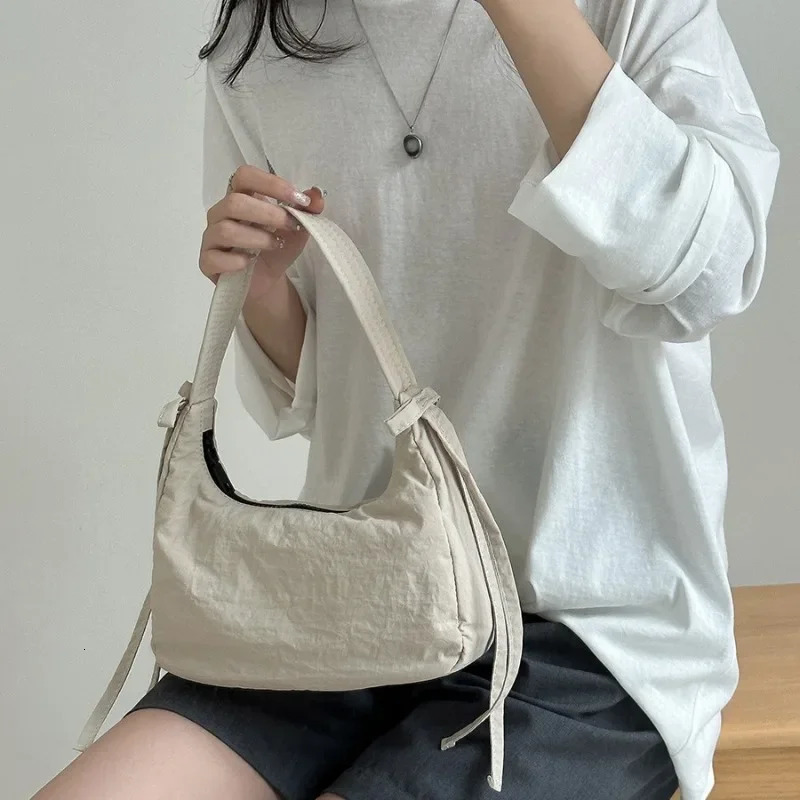 Fashionable and cute matching womens nylon handbag cool shopping PU autumn mini bag 241122