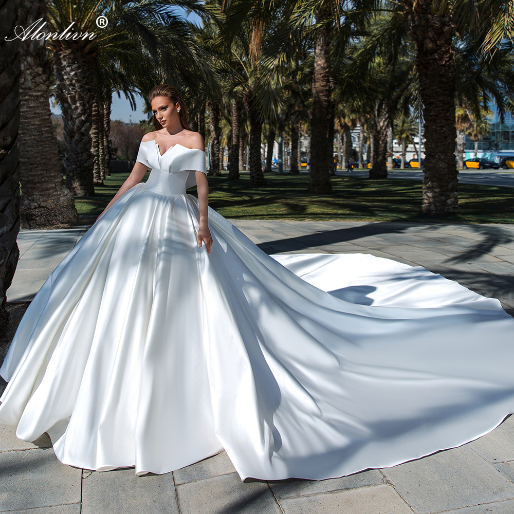 Luxury Satin Off Shoulder Sleeves Puffy Ball Gown Wedding Dress Chapel Train Princess Bridal Gowns