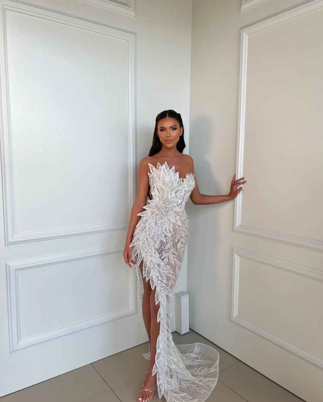 Gorgeous Wedding Dresses Crystal Mermaid Bridal Gowns Strapless Sequins Custom Made Sleeveless See Through High Split Bride Dress Vestidos De Novia