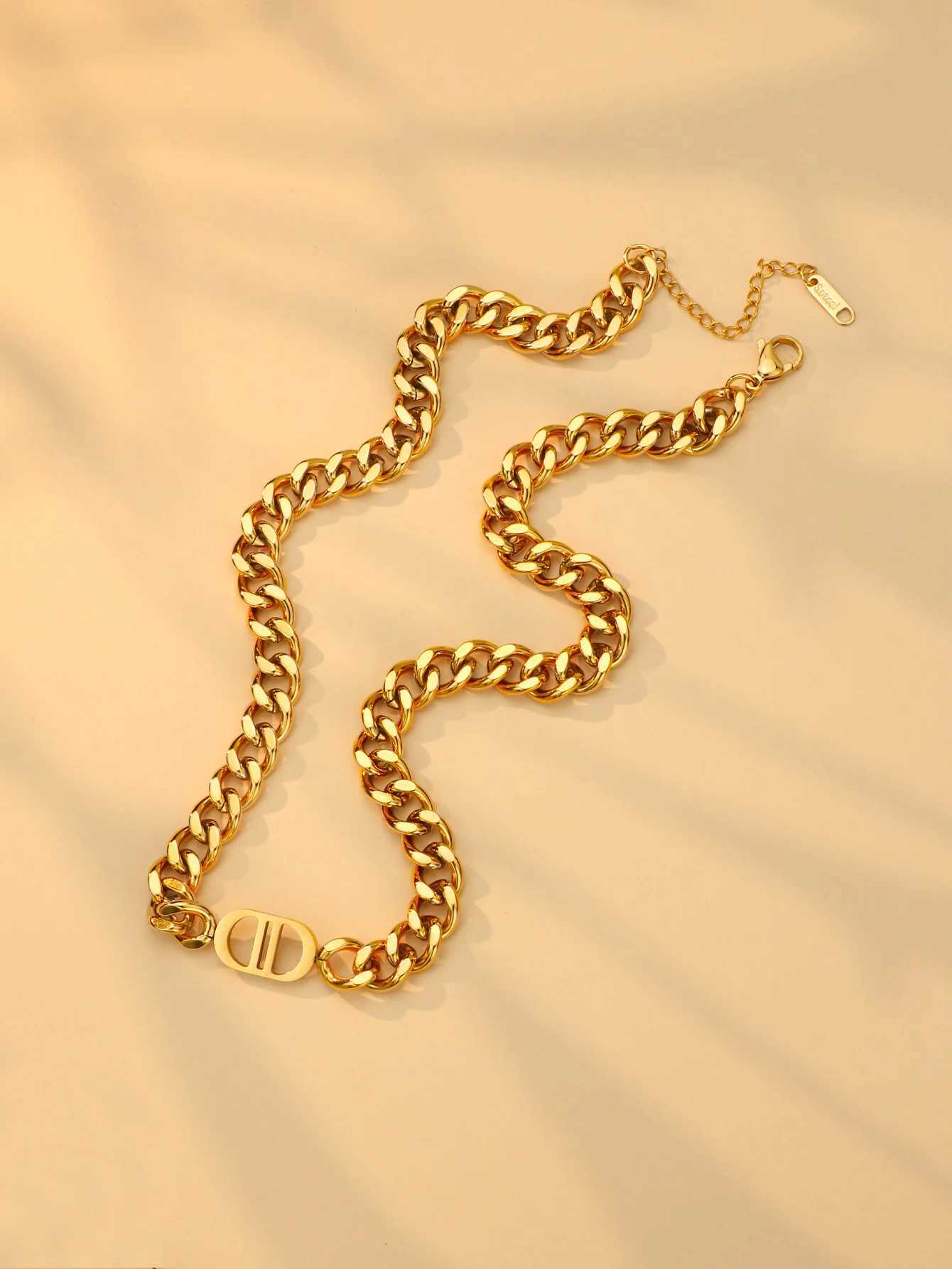 1 Korean fashion gold heavy-duty chain letter D necklace suitable for womens hip-hop punk parties durable stainless steel jewelry X241123