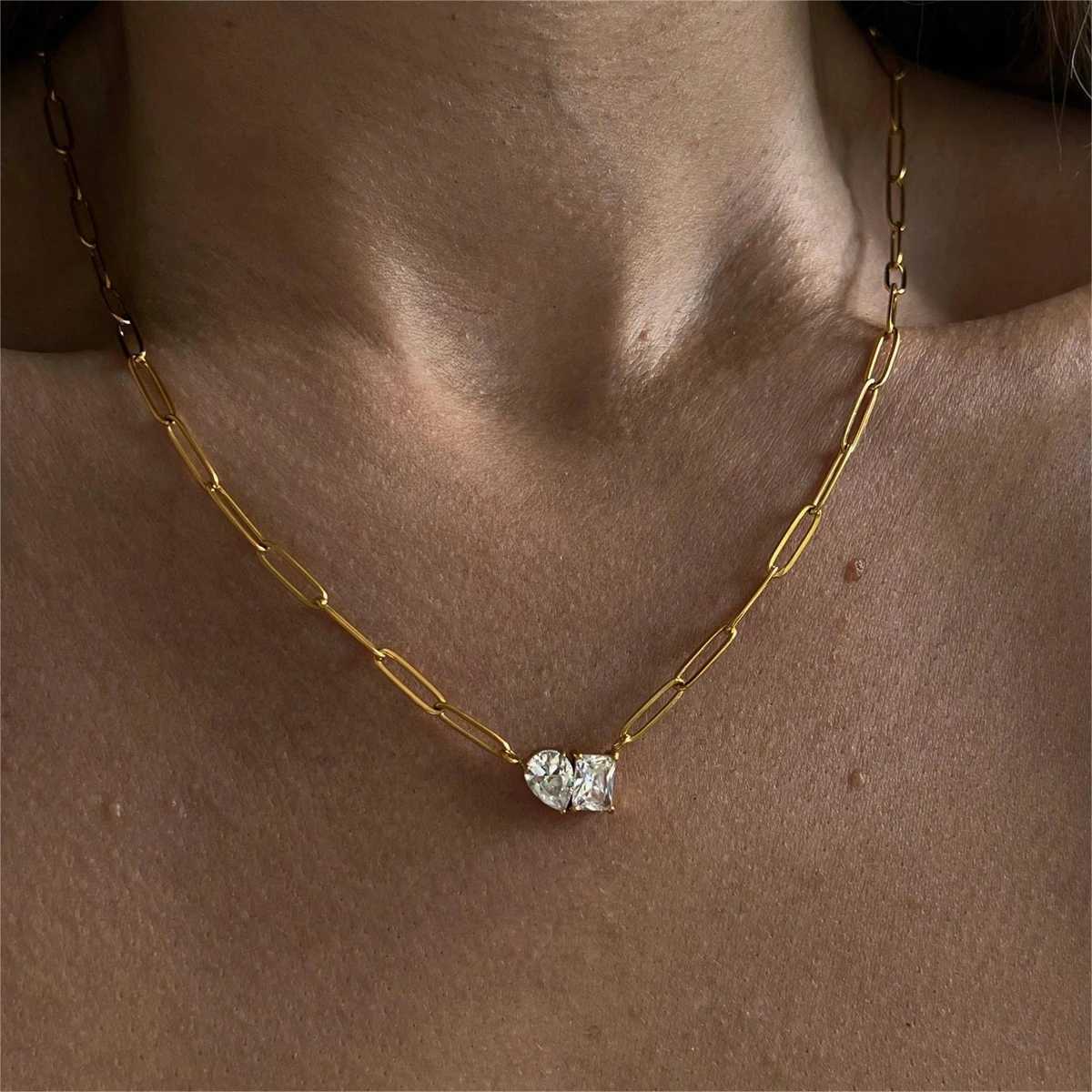 New Pear shed Square Zircon Necklace Vintage Necklace Womens Electroplated 18k Gold Color ProtectionX241123
