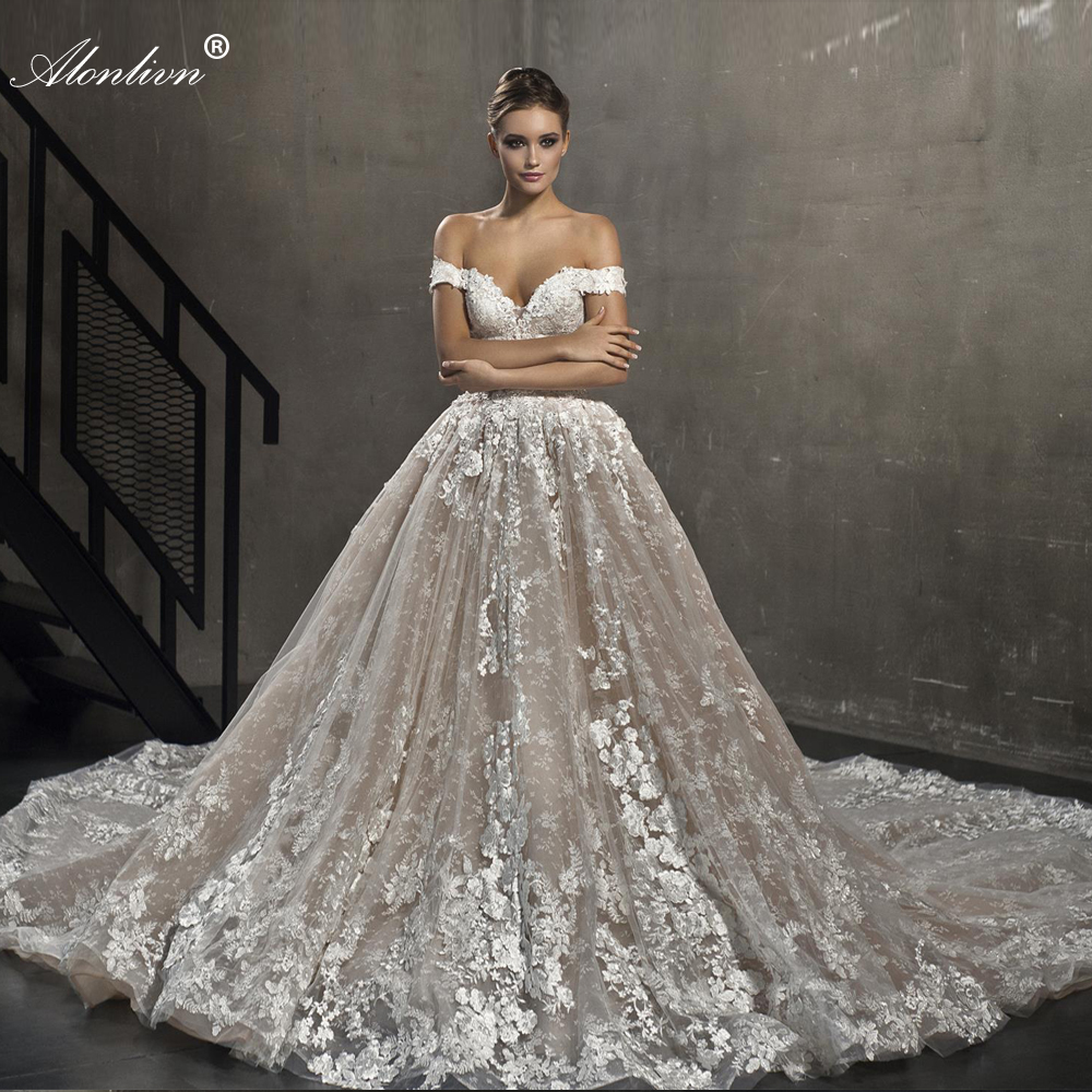 Gorgeous Lace Off Shoulder Sleeves Ball Gown Wedding Dress Beading Pearls floral patterns Appliques princess Bridal Gowns With Multi-layered Lace And 