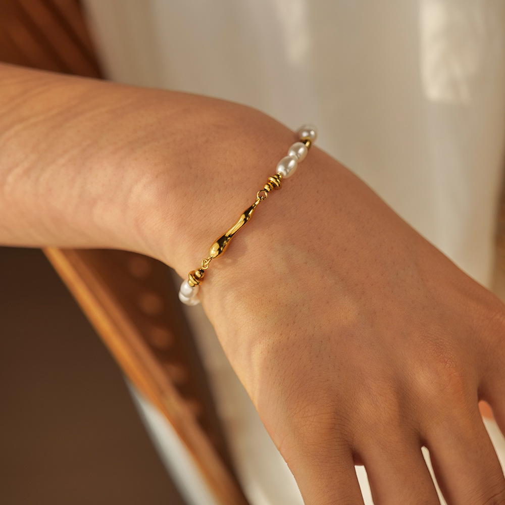 Designer's New Vintage Fashion Pearl Gold Bracelet for Women Plated 18k Stainless Steel Inlaid Pearl Shaped Jewelry Wedding Party Daily Gifts Fre