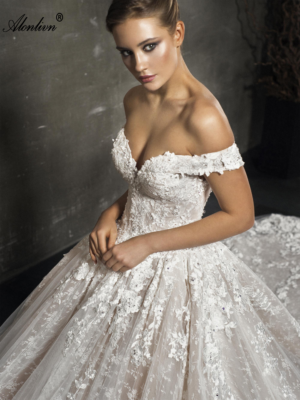 Gorgeous Lace Off Shoulder Sleeves Ball Gown Wedding Dress Beading Pearls floral patterns Appliques princess Bridal Gowns With Multi-layered Lace And 