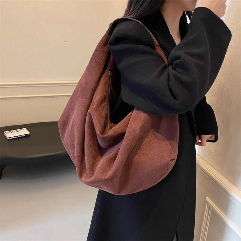 Autumn and winter womens handbag retro large capacity suede leather womens shoulder cross body bag handbag Sac A main 241122