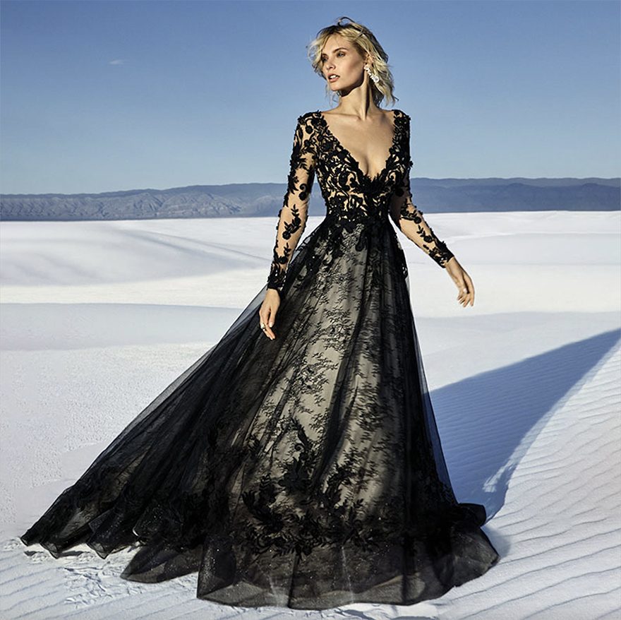 Sexy V Neck Black Lace Appliqued Long Sleeves Tulle A-e Wedding Dresses Sweep Bride Dress Bridal Gown