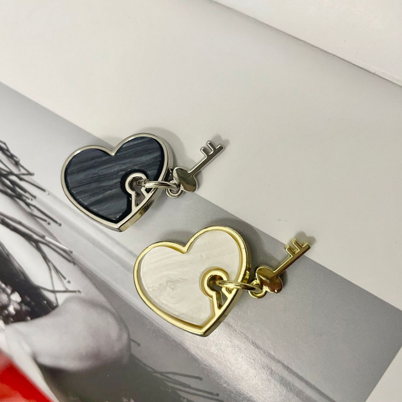 18/23mm Heart with Key Diy Sewing Buttons for Shirt Coat Sweater Cardigan Cute Heart Clothing Button