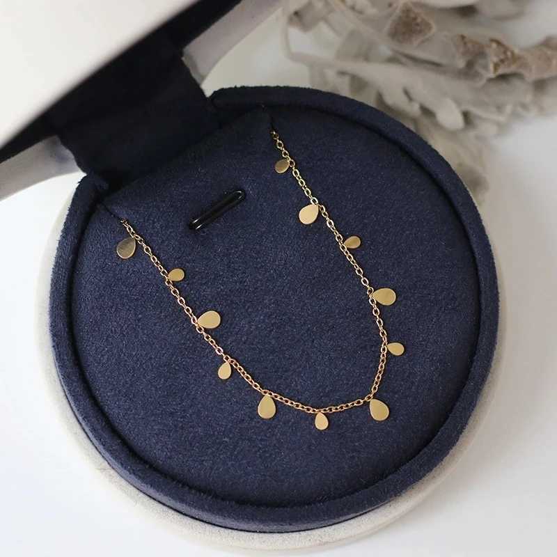 Fresh and shiny water droplet square disc pendant 18k gold chain necklace suitable for girls stainless steel jewelry X241123