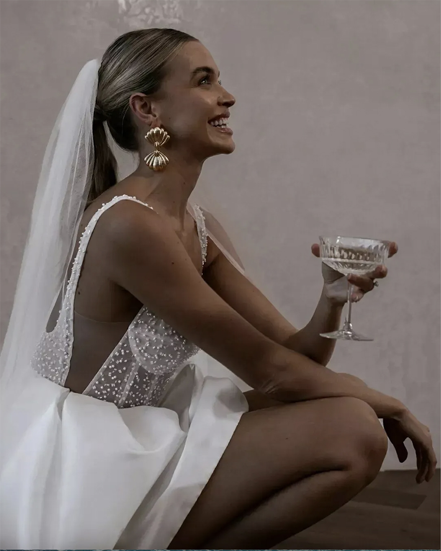 Vintage Short A Line Wedding Dress 2024 Spaghetti Straps Pearls Top Backless Satin Bridal Bride Party Gown Vestidos Noiva Robe De Mariage 0509