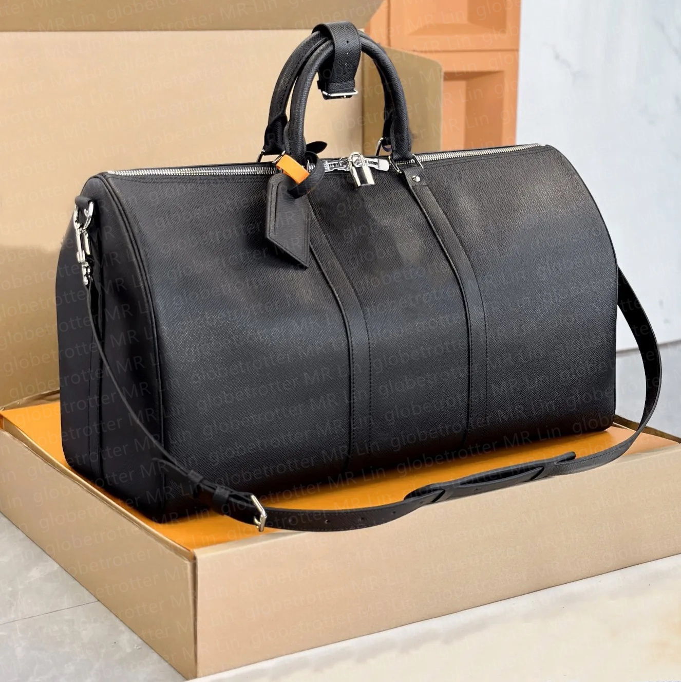 Designer Duffle Bags 2 sizes Classic 45cm 50cm Luggage Leather Holiday favourite Black Embossed Tote Handbags Large Capacity Tote Bag