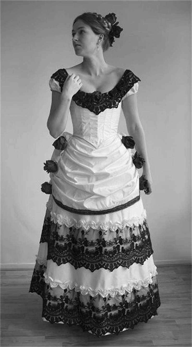 Vintage Victorian Bustle Prom Dresses Dark Ivory And Black Ruched Long Special Occasion Gown Lace Off Shoulder Historical Masquerade Dress For Women
