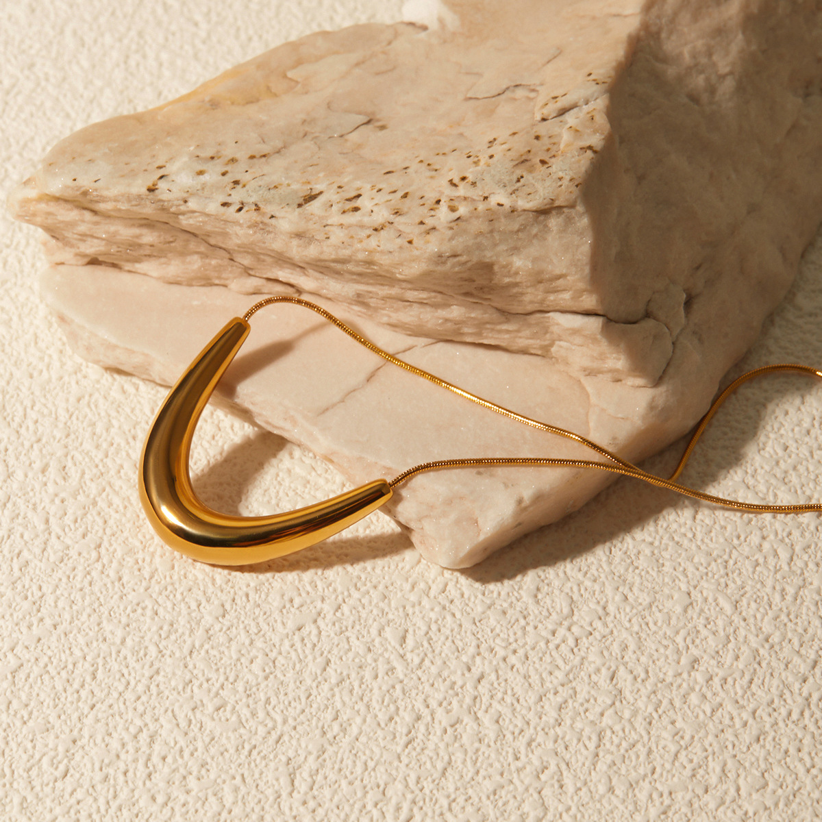 18k Gold Stainless Steel Simple Smile Necklace for Women Trendy and Colorless Banquet Party Wedding Jewelry Free Shipping