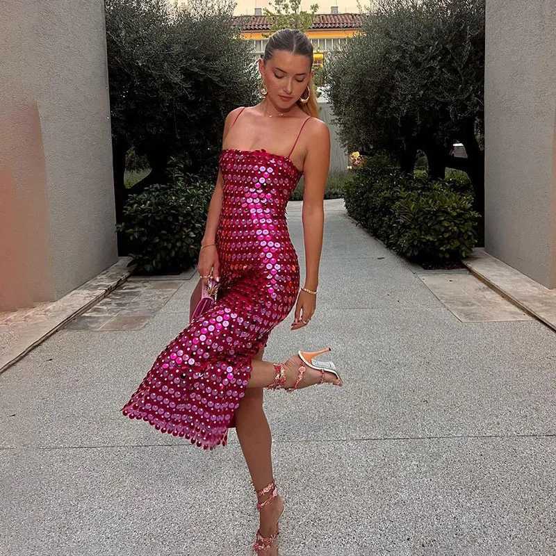 Sexy sequin Pahwork spaghetti strap side seam dress suitable for backless beaded sparkling dresses summer chic new party dresses M241123