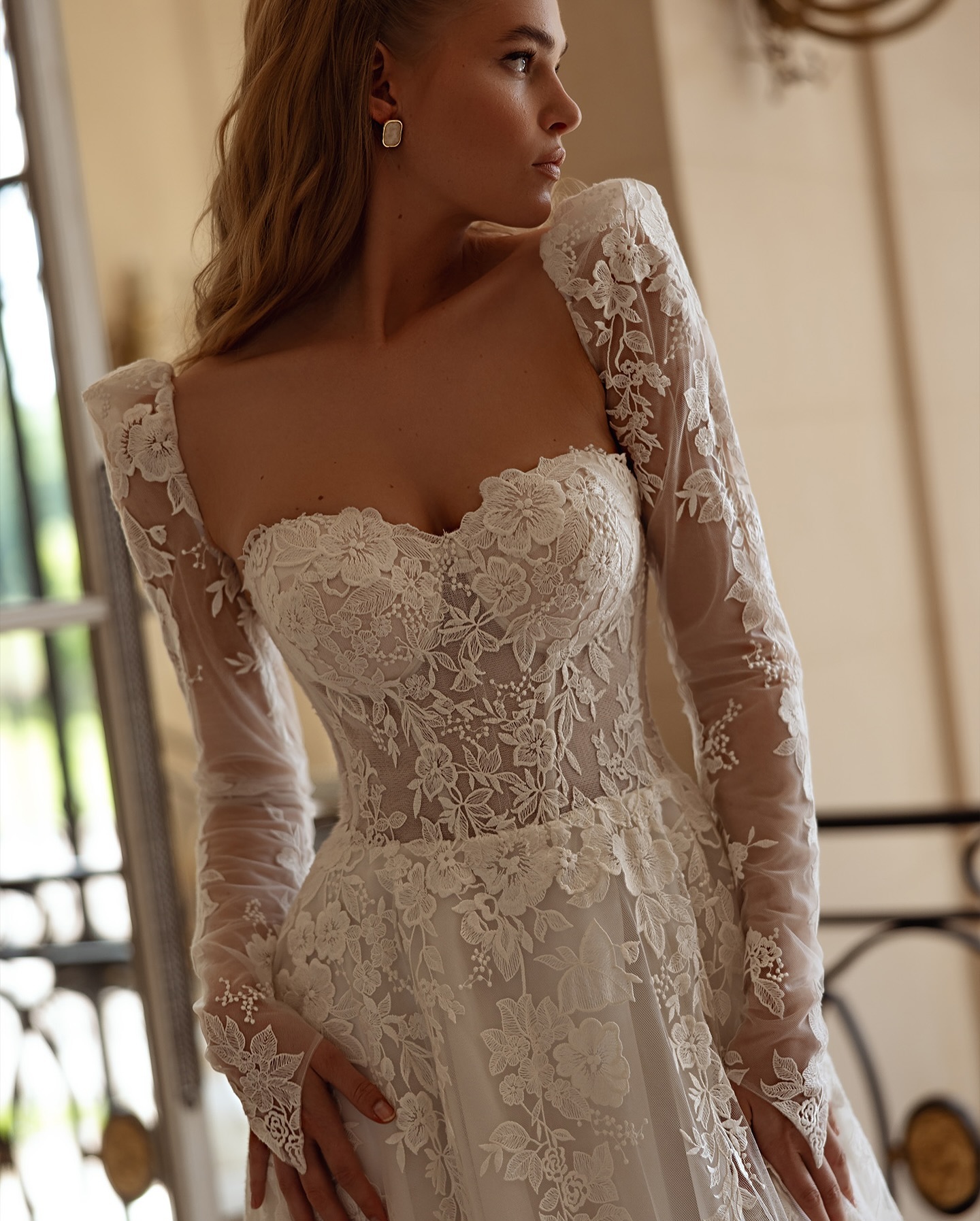 Dresses Princess Bridal Gowns Full Lace Long Sleeves Wedding Dress Sheer Backless Sweep Train Robe De Mariee
