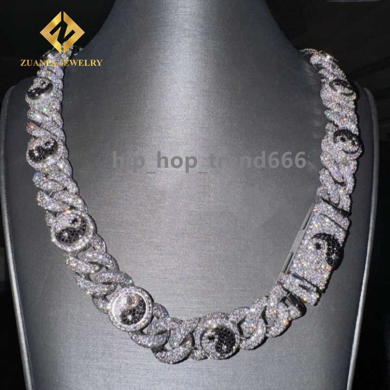 Luxury Rapper Hip Hop Iced Out Moissanite Charm Pendants Customized Fine S925 Silver D VVS Moissanite Pendant Jewelry