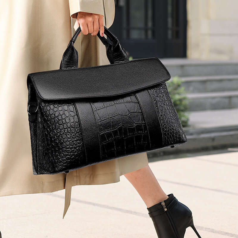 Ladies' Handbag, Fashionable Embossed Boston Bag, Large Capacity Commuting Bag For Work, Women Can Be Slung Over One Shoulder