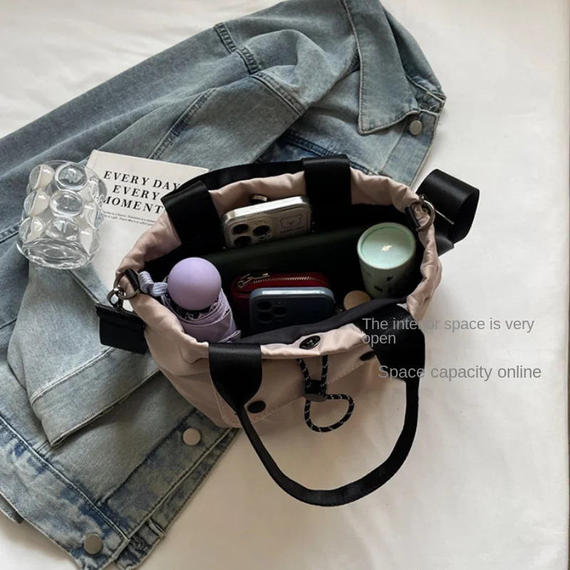 New Casual Drawstring Bucket Handle Waterproof Lightweight And Practical Nylon Cross Body Adjustable Designer Handbag Shoulder Bag Crossbody Bag