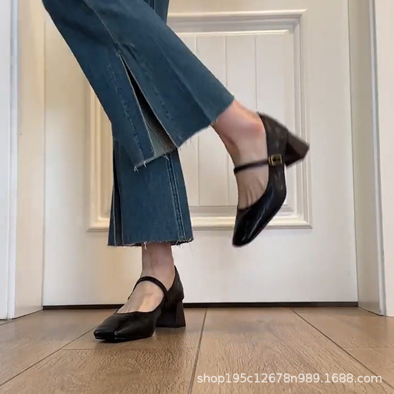 2024 New Spring Square Head Retro Mary Jane Shoes Coarse Follow up Shoes for Women Black JK Small Leather Shoes High Heels for Women