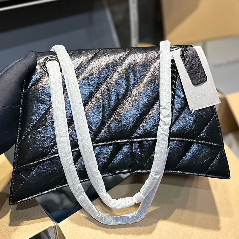 Crush Quilted Crinkled Vintage Leather Chain Shoulder Bag Iconic B Charm Black Luxury Deisnger Women Flap Pouch Lady Crossbody Straps Evening Bags