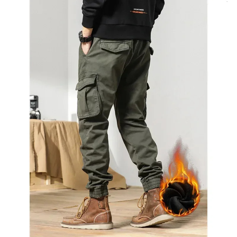 Multi-Pockets Winter Cargo Pants Men Fleece Liner Thick Warm Slim Fit Joggers Streetwear Casual Cotton Thermal Trousers 240412