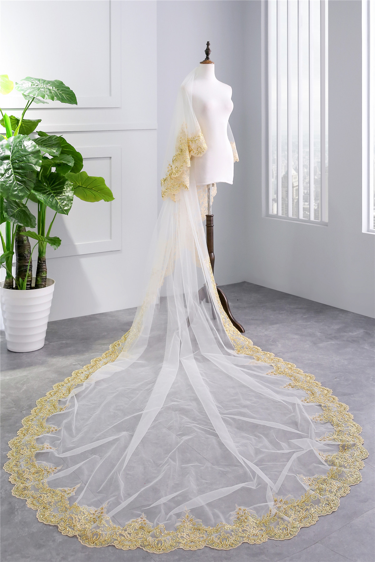 Vintage Bridal Veils Tulle With Comb Bride Wedding 3m Appliques Sequins Two Layer Decoration Long Veil Hair Accessories