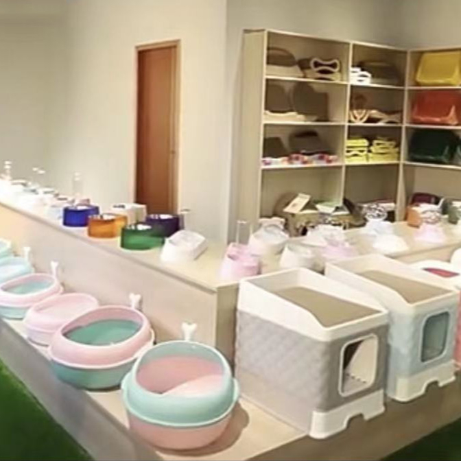 2022 new cute cat litter box accessories pet cleaning plastic large space training cleaning cat toilet cat litter box