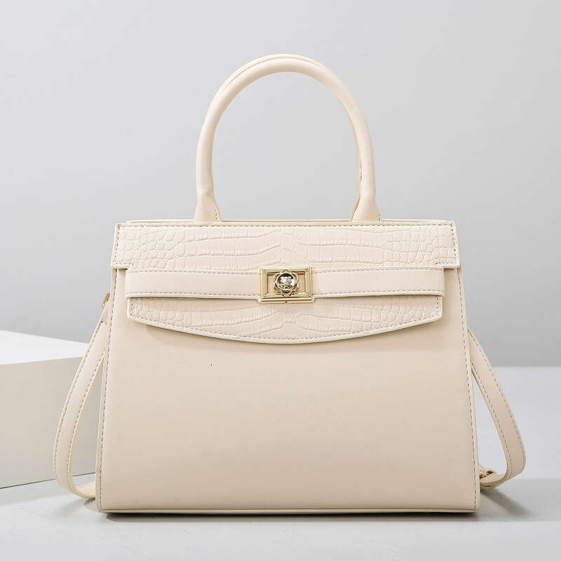 Women's Handbag Versatile Autumn Winter, Fashionable And Simple Bag With A Sense Of Luxury, Large Capacity Commuting Shoulder Bag, Suitable For W