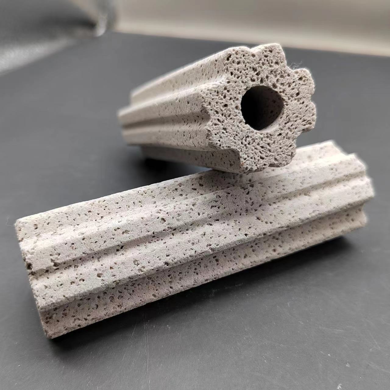 New Type Bacteria House 5 times Higher Surface Area Aquarium Ceramic Filter Media Porous Ceramic Rod for Fish Tank, Pond