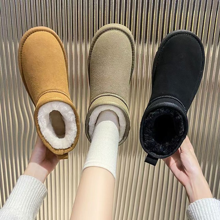 fashion Snow boots thick soled women cotton boots 2024 winter new style with added fleece thick insulation short sleeved cotton shoes season short boo