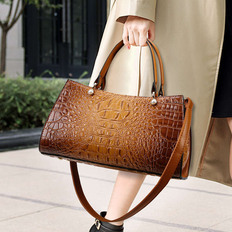 Tote Light Luxury Large Capacity Commuting Middle Aged Women's Crossbody Fashion Crocodile Pattern Handheld Bag