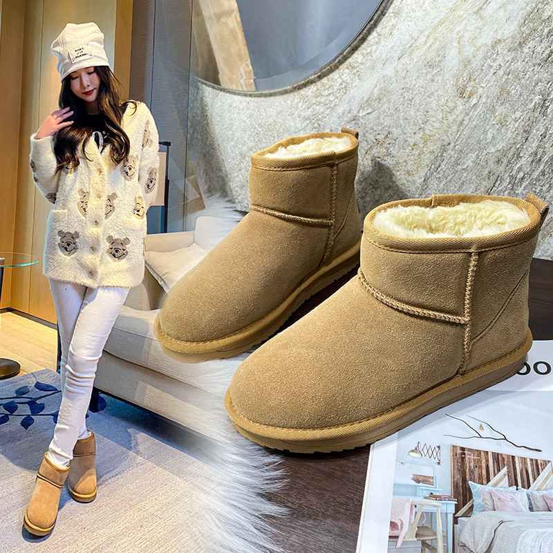 designer fashion Women's snow boots 2024 new cowhide anti slip winter warm and plush thick classic short tube snow cotton boots for women bf7