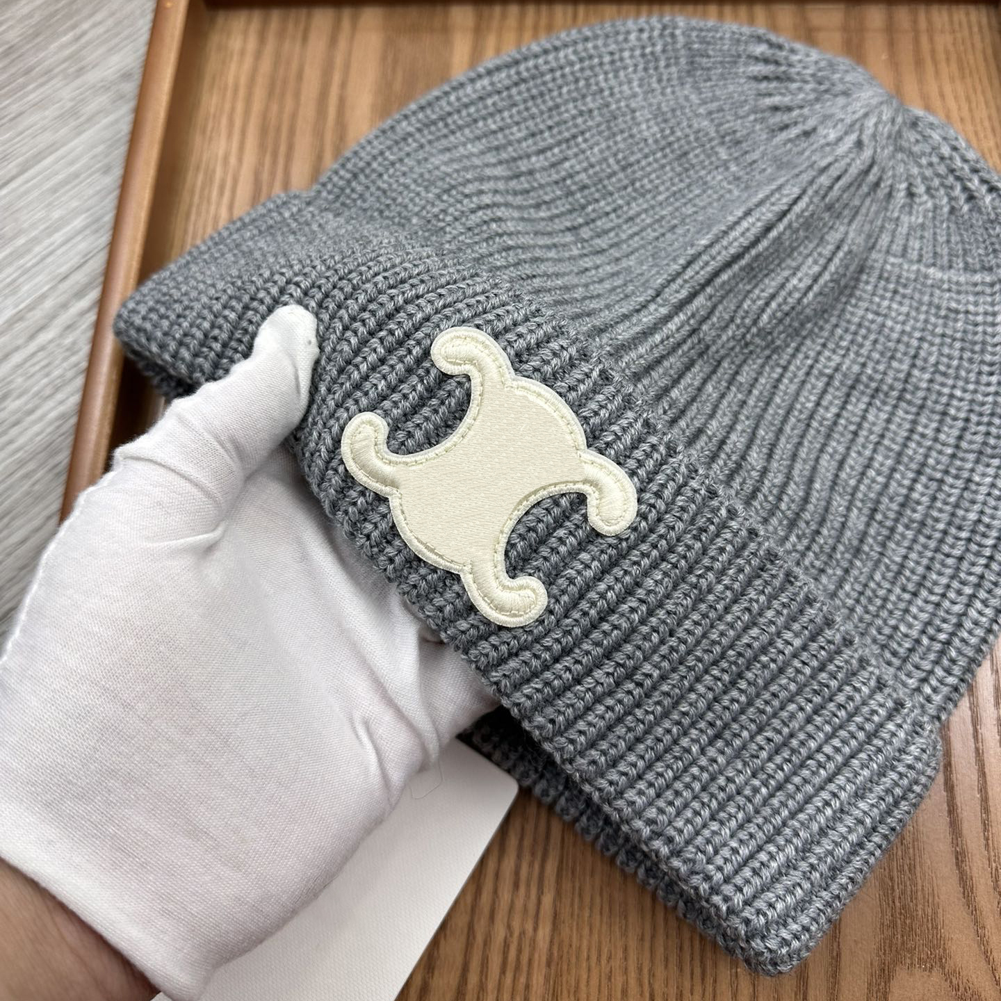 top designer beanie good material embroidery luxury knitted hat classic unisex trend celines celinei autumn winter elegance versatile temperament casual s2