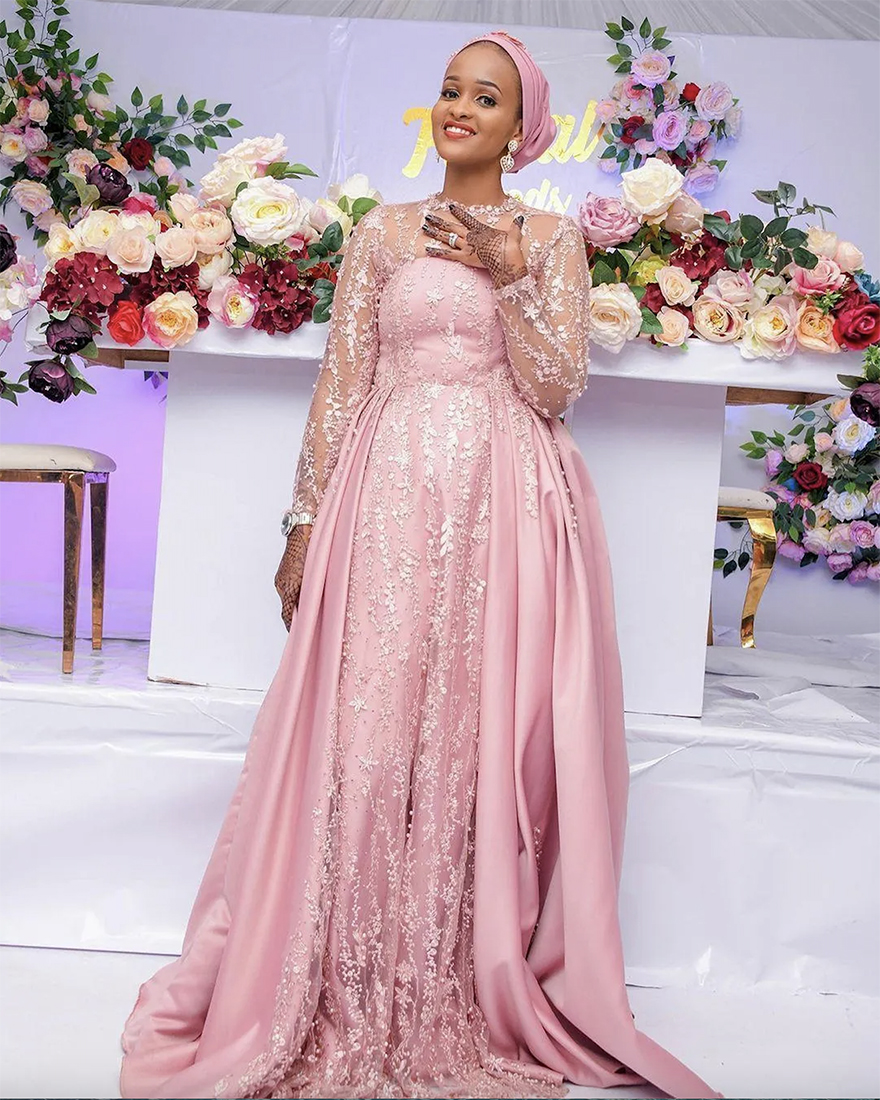 Pink Wedding Dubai Dresses Bridal Gown Long Sleeves Lace Applique Beaded with Overskirt Satin Jewel Neck Custom Made Vestidos De Novia