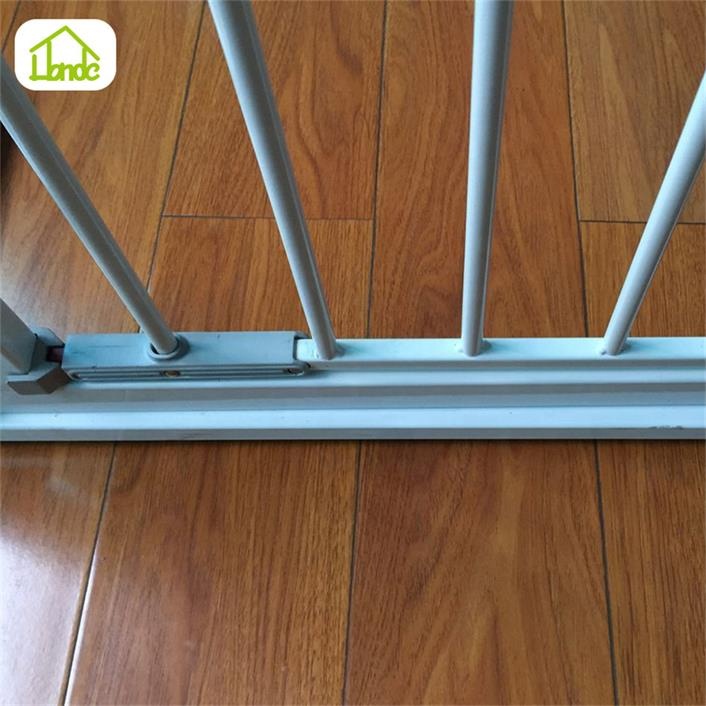 Sustainable Stylish Baby Pet Fence Stair Safety Gate For Sale