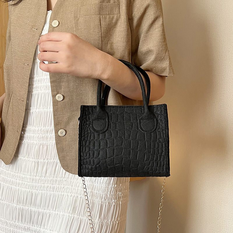 Women's Felt Designer Handbag Popular Stone Patterned Crossbody Bag Fashionable Women's Small Square Chain Crossbody Bag