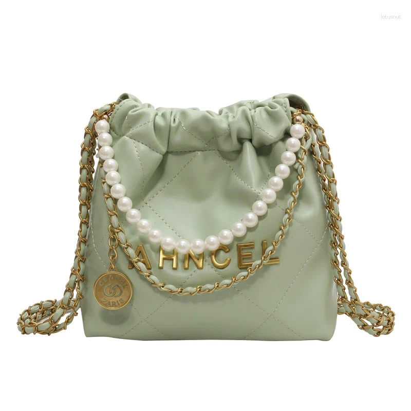 Shoulder Bags 2024 Spring And Summer Small Fragrance Style Versatile Diamond Chain Bag Messenger Pearl Bucket