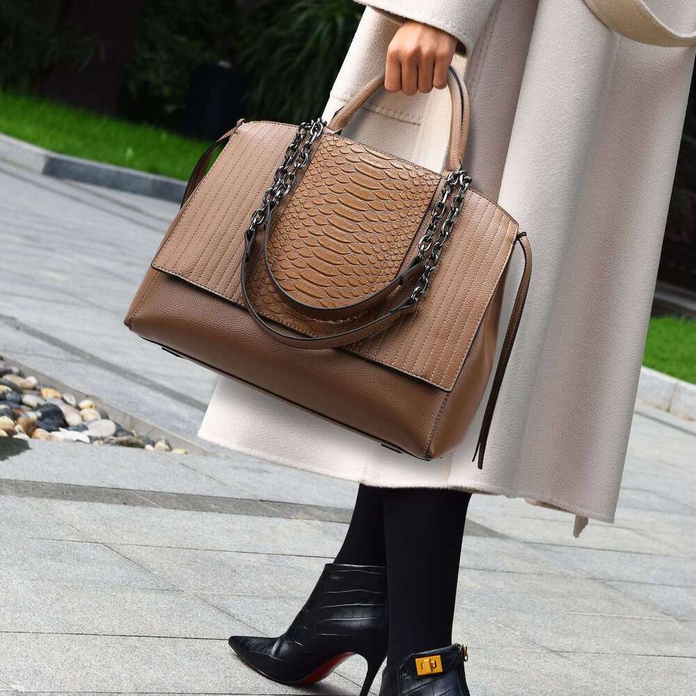 Tote For Women High-End Feel, Large Capacity Handbag With Crocodile Pattern, Fashionable Commuting Bag, Hot Selling Tote Bag