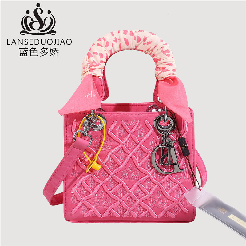 2025 New High-end Handbag Small Fragrance Pattern Designer Handheld Daifei With Diverse Textures Single Shoulder Women's Crossbody Bag